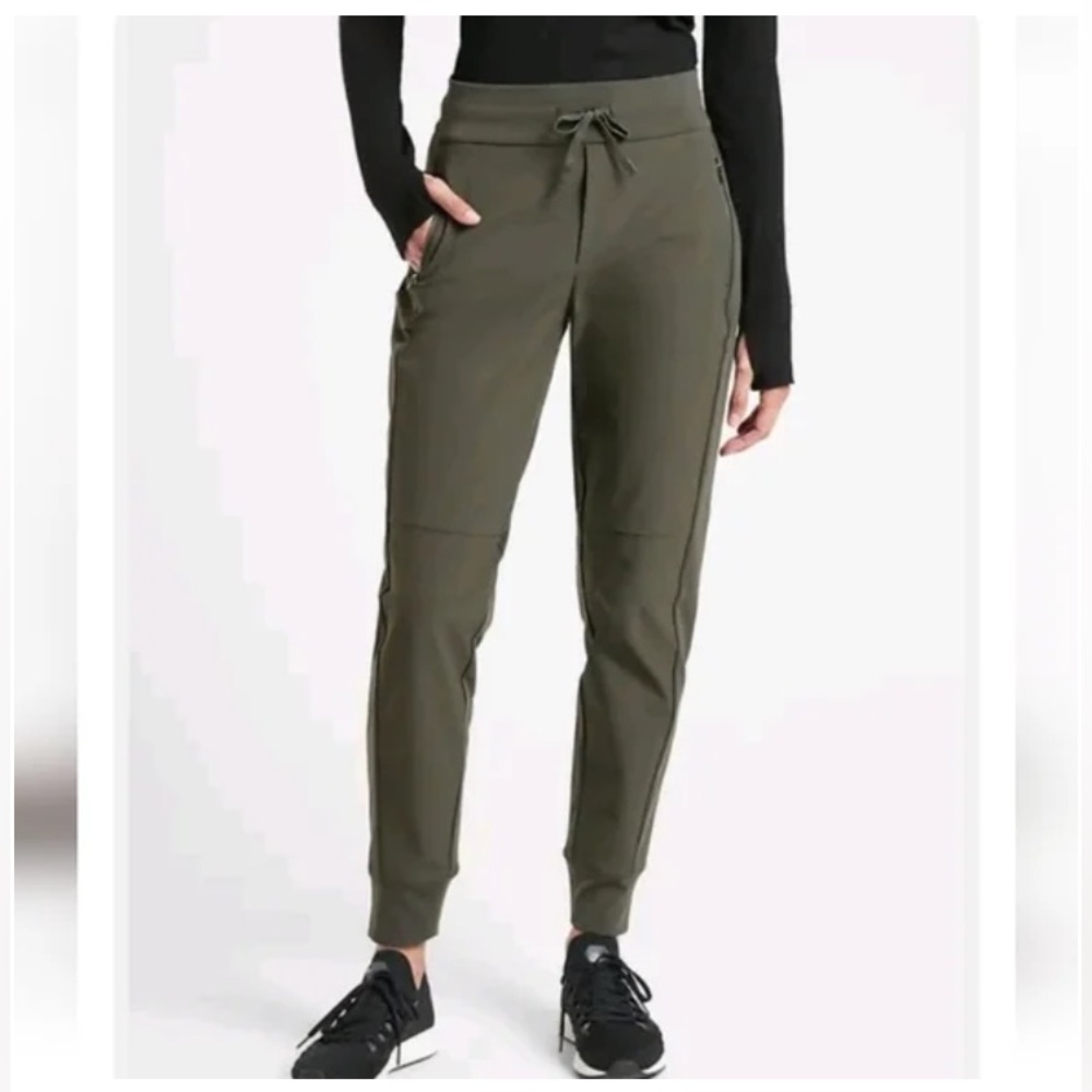 Athleta Women's Trekkie North Jogger Pants in Olive Green